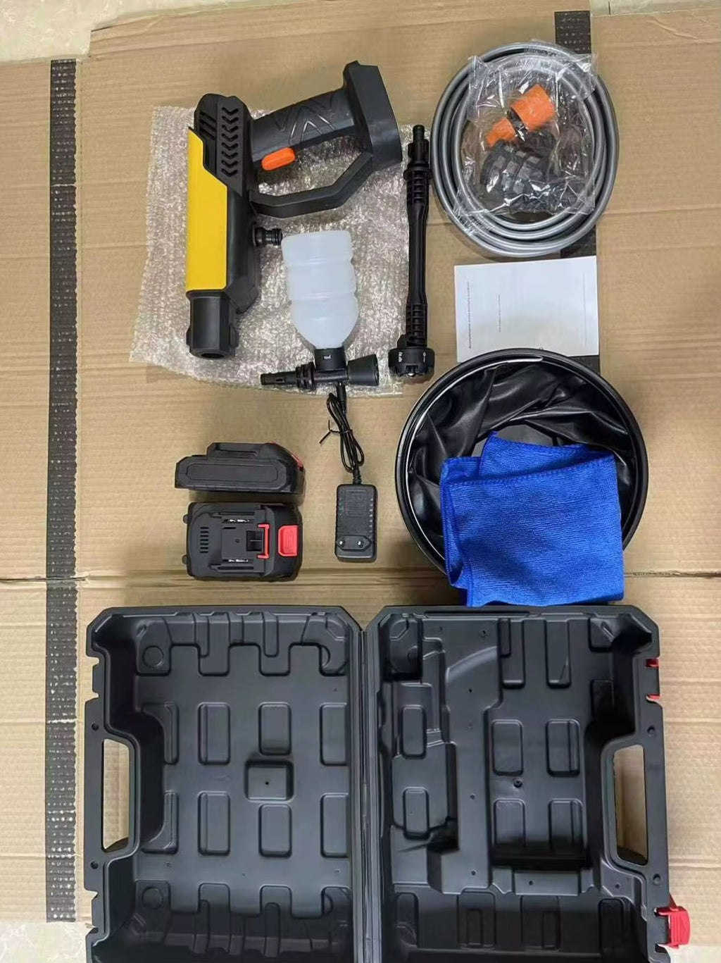 Cordless Rechargeable 2 batteries High Pressure car washer